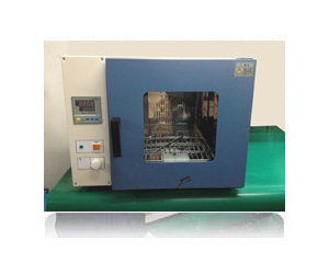 台式(shì)恒溫幹燥箱(xiāng)