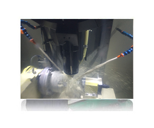 日本(běn)東光兄(xiong)弟緊湊(còu)型加工(gōng)中心工(gōng)作中